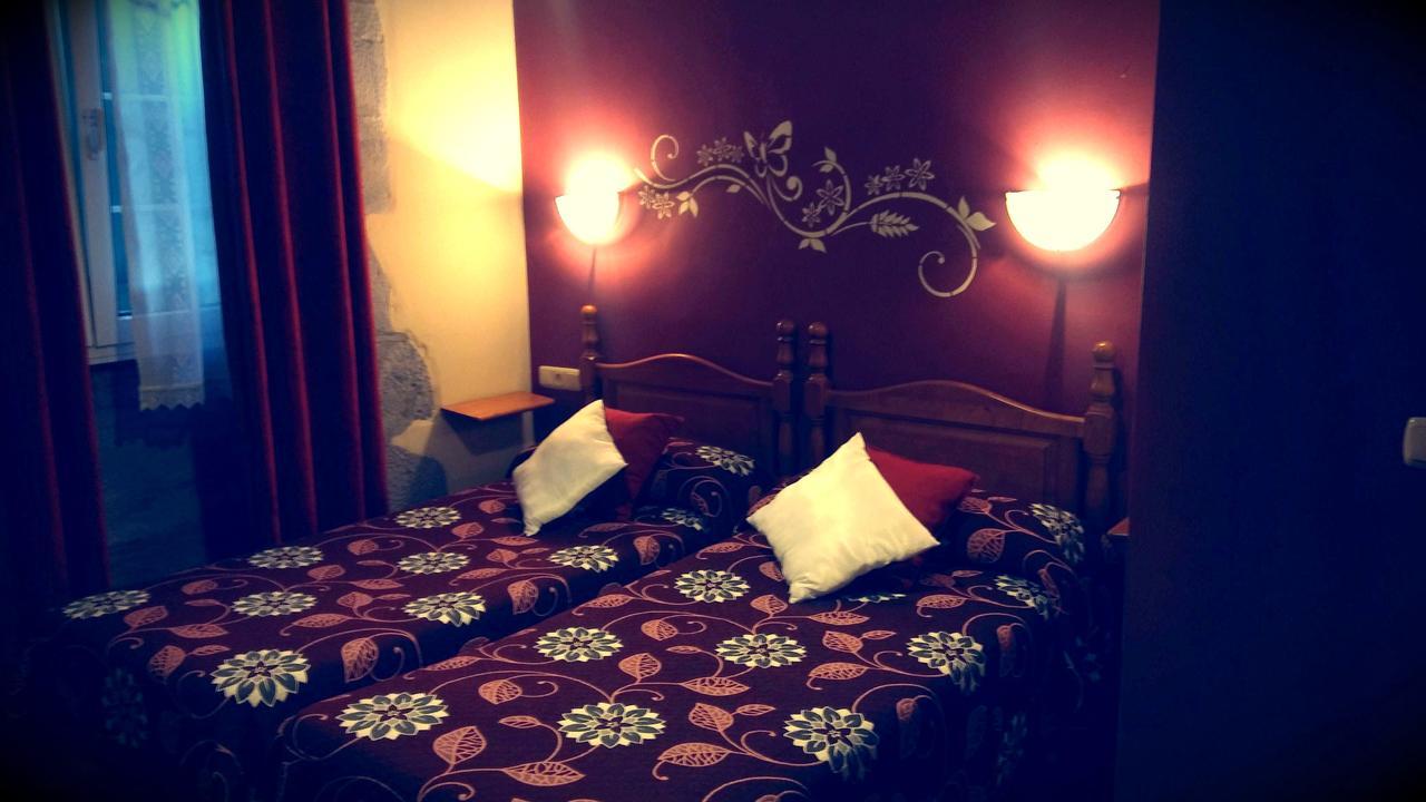 Hostal Ekaitza Hotell Lesaka Rum bild